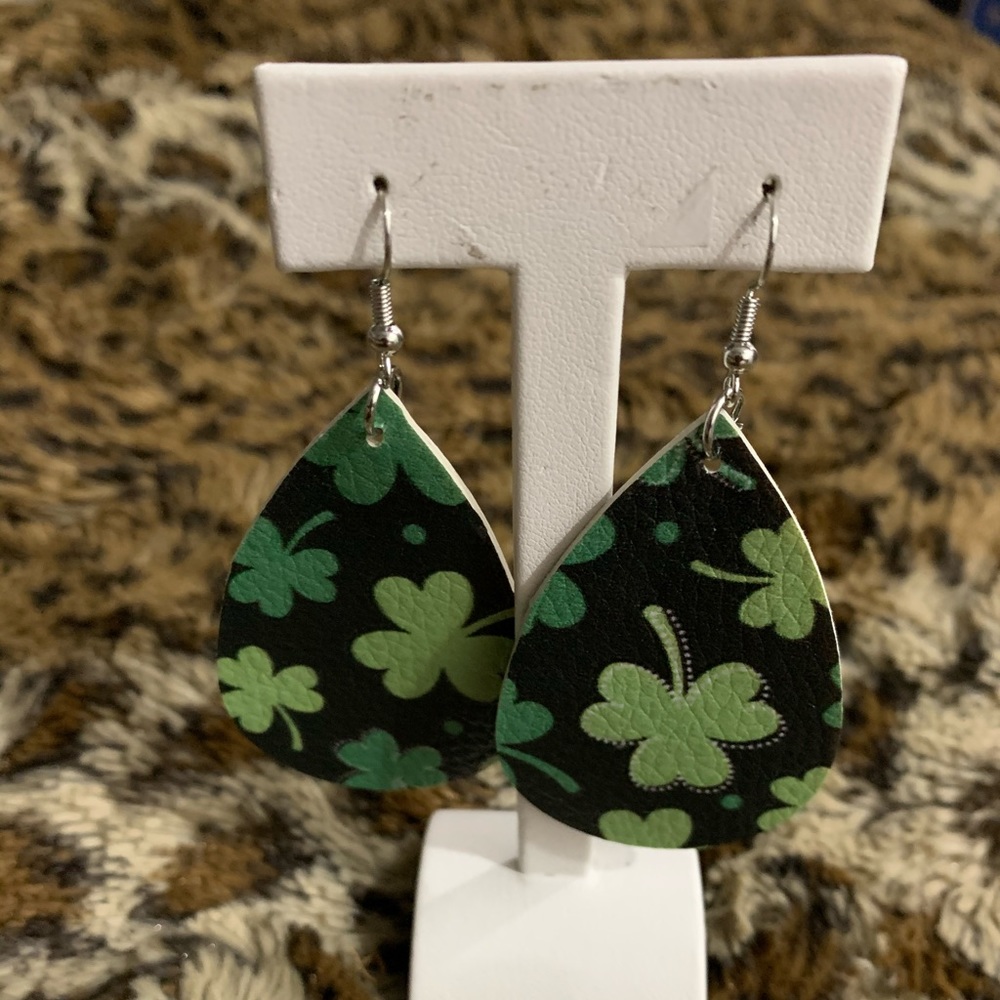 Handmade Shamrock Faux Leather Earrings.☘️🍀